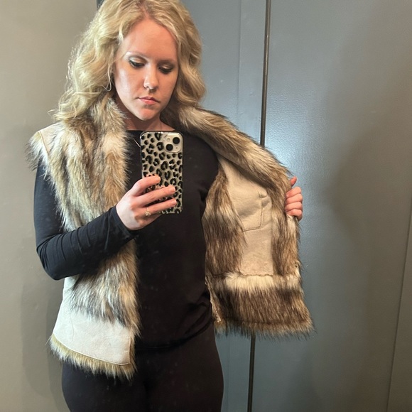 Zara Fur Vest - Picture 4 of 9